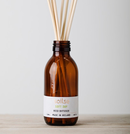 Apothecary reed fragrance diffuser