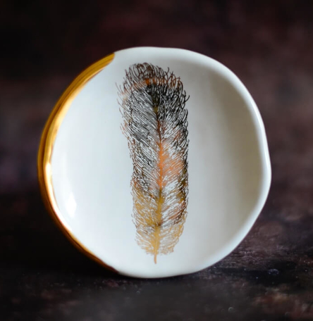 White Ring Dish/Wall Hang with Feather White Ring Dish/Wall Hang with Feather